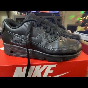 nike air max all black ! size 7 women 5 youth